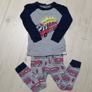 ベビーギャップ(babyGAP)のお値下げ！babyGAP 消防車　パジャマ　(パジャマ)