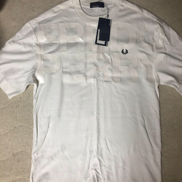 FRED PERRY(フレッドペリー)のフレッドペリー　Tシャツ　新品タグ付き メンズのトップス(Tシャツ/カットソー(半袖/袖なし))の商品写真