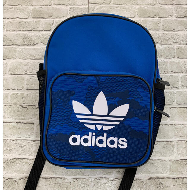 adidas(アディダス)のもふもふ様専用✴︎adidas kidsバック キッズ/ベビー/マタニティのこども用バッグ(リュックサック)の商品写真