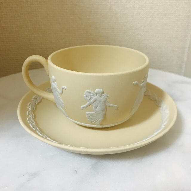 WEDGWOOD(ウェッジウッド)の希少イエロー2客セット　新品　ウェッジウッド　ジャスパー　ダンシングアワー インテリア/住まい/日用品のキッチン/食器(食器)の商品写真