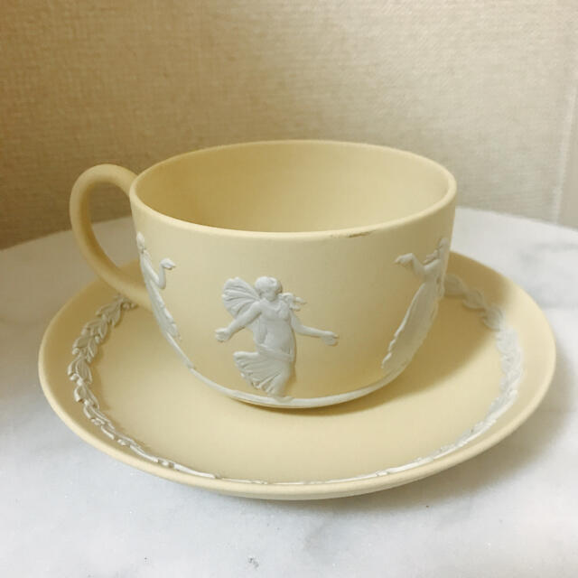 WEDGWOOD(ウェッジウッド)の希少イエロー2客セット　新品　ウェッジウッド　ジャスパー　ダンシングアワー インテリア/住まい/日用品のキッチン/食器(食器)の商品写真