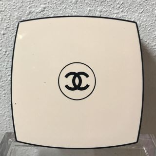 シャネル(CHANEL)のシャネル　レ　ベージュ　フェイスパウダー　No.10(フェイスパウダー)