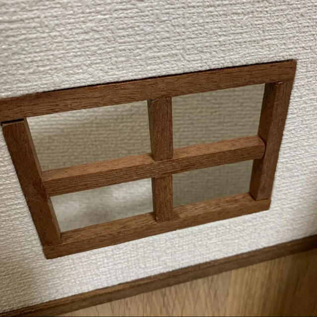 割引クーポン ドールハウス 背景ボード 森の中にあるお家 背景ボード