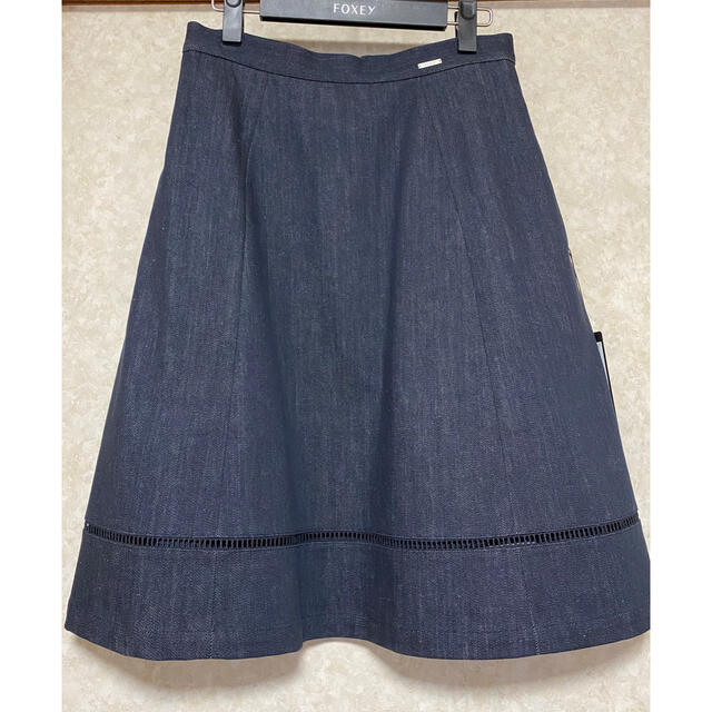 FOXEY(フォクシー)のご専用✨フォクシーニューヨーク　40デニムスカート未使用✨ レディースのスカート(ひざ丈スカート)の商品写真