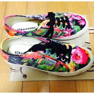 スペルガ(SUPERGA)の激安３３３３円！！(スニーカー)