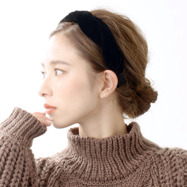 ベロア　カチューシャ レディースのヘアアクセサリー(カチューシャ)の商品写真