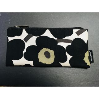 マリメッコ(marimekko)のマリメッコペンケース　ノベルティ　未使用美品！！(ペンケース/筆箱)