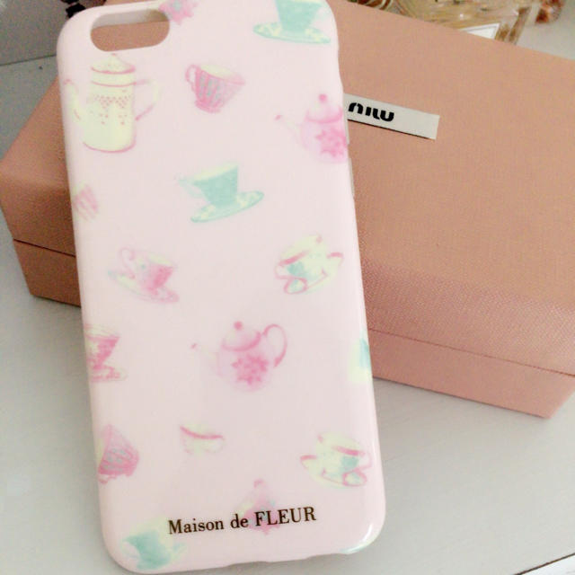 Maison De Fleur メゾンドフルール Iphoneケースの通販 By まとめ買い10 Offします メゾンドフルールならラクマ