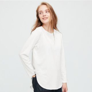 ユニクロ(UNIQLO)の専用 ユニクロ コットンロングシャツテールT XL ホワイト(カットソー(長袖/七分))