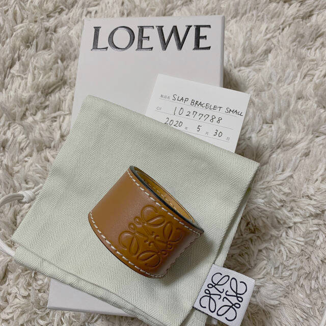 LOEWE(ロエベ)のロエベ　スモールスラップブレスレット　タン レディースのアクセサリー(ブレスレット/バングル)の商品写真