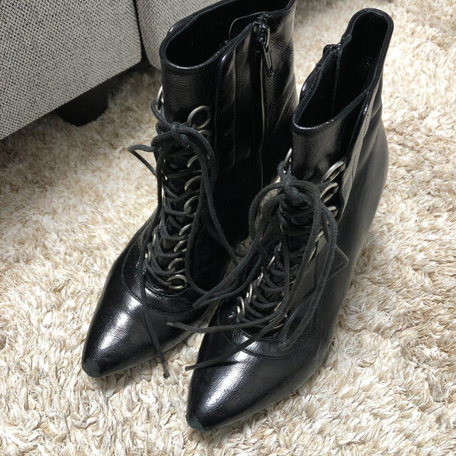 Saint Laurent(サンローラン)のSAINTLAURENT ショートブーツ レディースの靴/シューズ(ブーツ)の商品写真