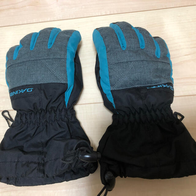 Dakine(ダカイン)のDAKINE GORE-TEX防水スノーグローブ  キッズサイズ スポーツ/アウトドアのスノーボード(ウエア/装備)の商品写真