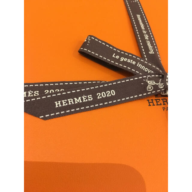 Hermes(エルメス)のエルメス   イヤーズギフト   プリーズチェックイン レディースのファッション小物(バンダナ/スカーフ)の商品写真