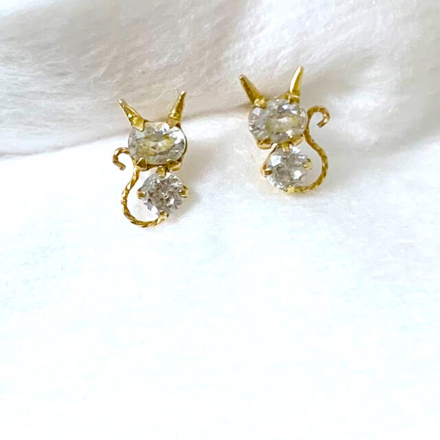 JEWELRY TSUTSUMI(ジュエリーツツミ)のTSUTSUMI K10 イエローゴールド　猫ちゃんモチーフ　ピアス　🐱♡ レディースのアクセサリー(ピアス)の商品写真