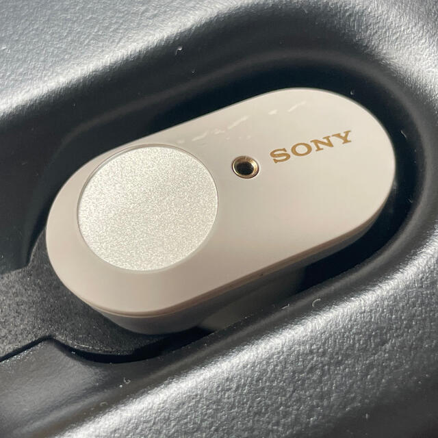 SONY(ソニー)のsony wf-1000xm3 並行輸入品 ケース付き  スマホ/家電/カメラのオーディオ機器(ヘッドフォン/イヤフォン)の商品写真