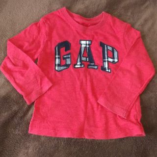 ギャップ(GAP)の【95サイズ】GAPシャツ キッズ色褪せあり、毛玉あり(Tシャツ/カットソー)