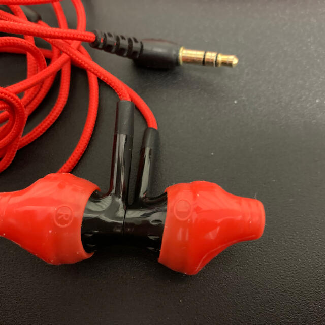 中古品　yurbuds スポーツイヤホン スマホ/家電/カメラのオーディオ機器(ヘッドフォン/イヤフォン)の商品写真