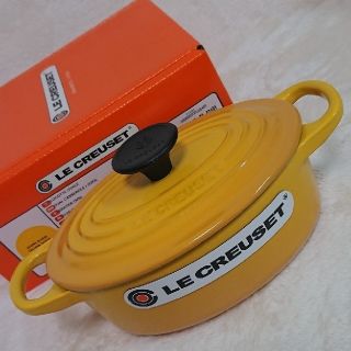 ルクルーゼ(LE CREUSET)のル・クルーゼ 17cm ココット オーバル イエロー(鍋/フライパン)