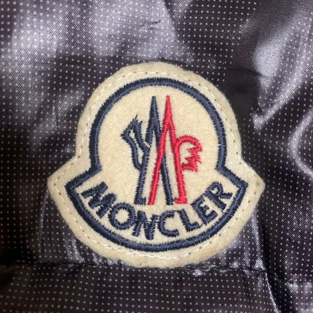 MONCLER(モンクレール)の【美品】モンクレール ダウンベスト メンズのジャケット/アウター(ダウンベスト)の商品写真