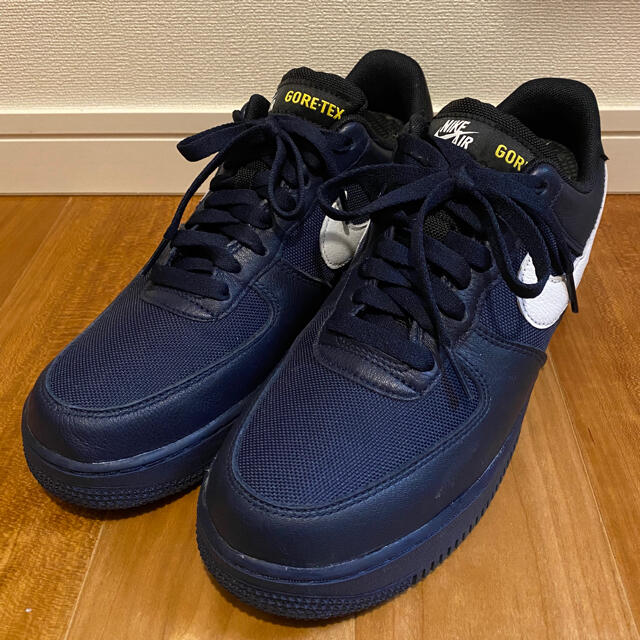 NIKE(ナイキ)のNIKE Air Force 1 GORE-TEX ネイビー 26cm 美品 メンズの靴/シューズ(スニーカー)の商品写真