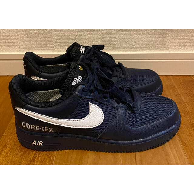 NIKE(ナイキ)のNIKE Air Force 1 GORE-TEX ネイビー 26cm 美品 メンズの靴/シューズ(スニーカー)の商品写真