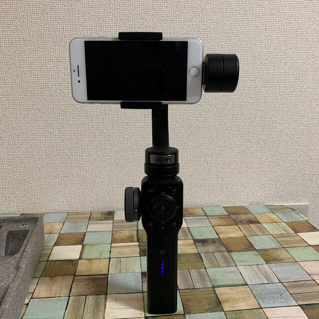 ZHIYUN SMOOTH4 ／ ジユン スムース4 スマホ用 ジンバル スマホ/家電/カメラのスマホアクセサリー(自撮り棒)の商品写真