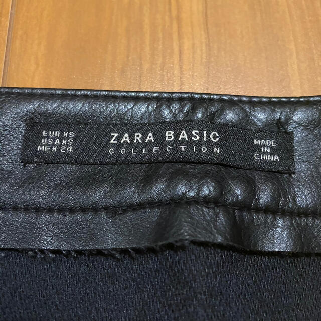 ZARA(ザラ)のZara フェイクレザースカート レディースのスカート(ひざ丈スカート)の商品写真