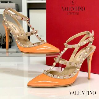 ヴァレンティノ(VALENTINO)の1914 極美品 ヴァレンティノ ロックスタッズ パンプス(ハイヒール/パンプス)