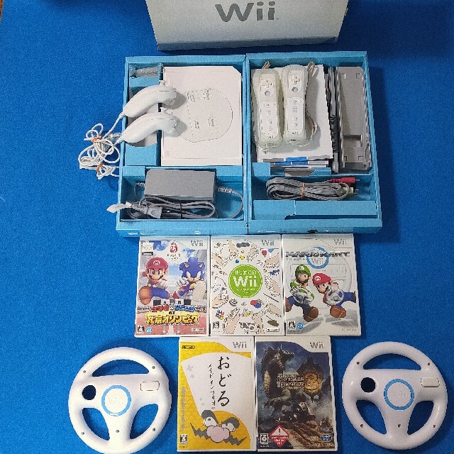 Nintendo Wii本体　マリカーハンドル　ソフト5本セット