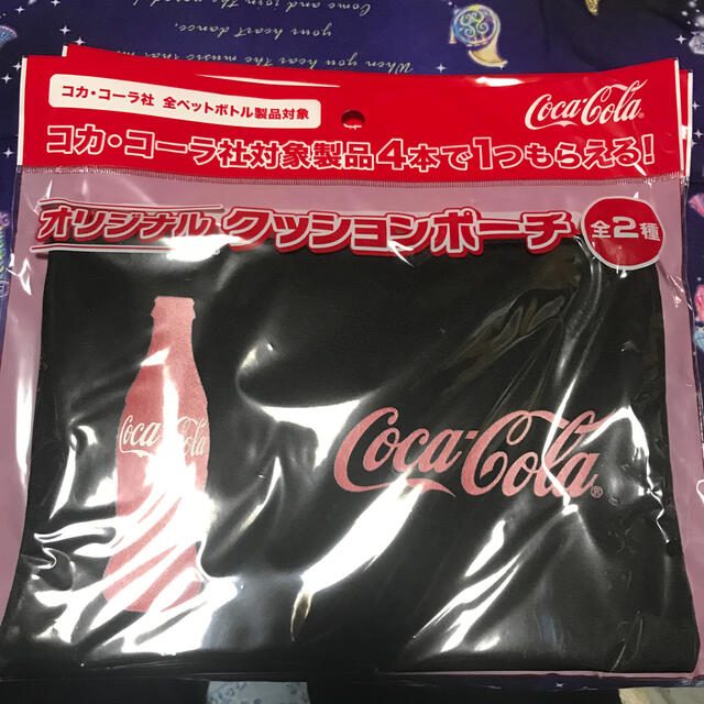 コカ・コーラ(コカコーラ)のコカ・コーラ クッションポーチ 2点セット♡ レディースのファッション小物(ポーチ)の商品写真