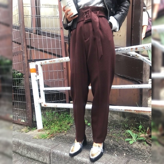 Ameri VINTAGE(アメリヴィンテージ)のAmeri【新品】HUGE BUCKLE PANTS レディースのパンツ(カジュアルパンツ)の商品写真