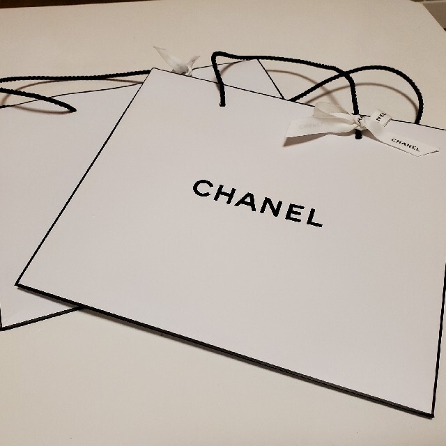 CHANEL(シャネル)のCHANELショップ紙袋 レディースのバッグ(ショップ袋)の商品写真