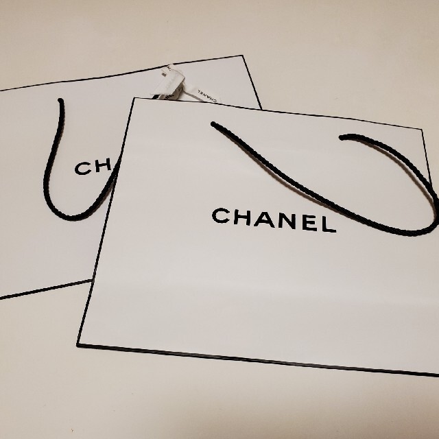 CHANEL(シャネル)のCHANELショップ紙袋 レディースのバッグ(ショップ袋)の商品写真