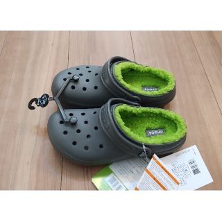 クロックス(crocs)のクロックス ボア付きサンダル クラッシク ラインド クロッグ ボア(サンダル)