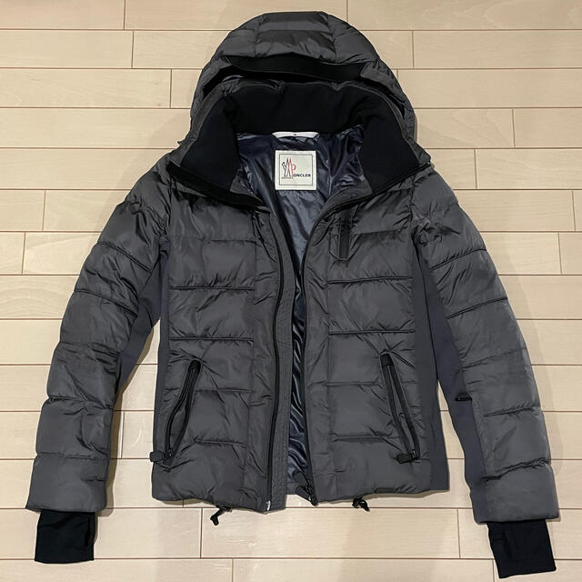 MONCLER GRENOBLE モンクレール グルノーブル ダウンジャケットグレー