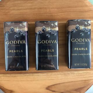 チョコレート(chocolate)のGODIVA パールズ　ダークチョコレート　3個セット(菓子/デザート)