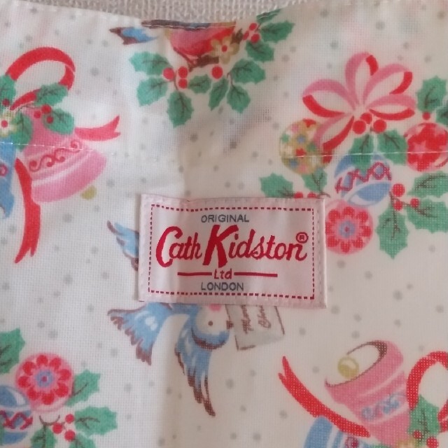 Cath Kidston(キャスキッドソン)のCath Kidston キャス・キッドソン  エプロン インテリア/住まい/日用品の日用品/生活雑貨/旅行(日用品/生活雑貨)の商品写真