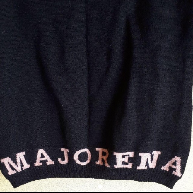 Majorena(マジョレナ)のMajorena　オフショル　ロゴニット レディースのトップス(ニット/セーター)の商品写真