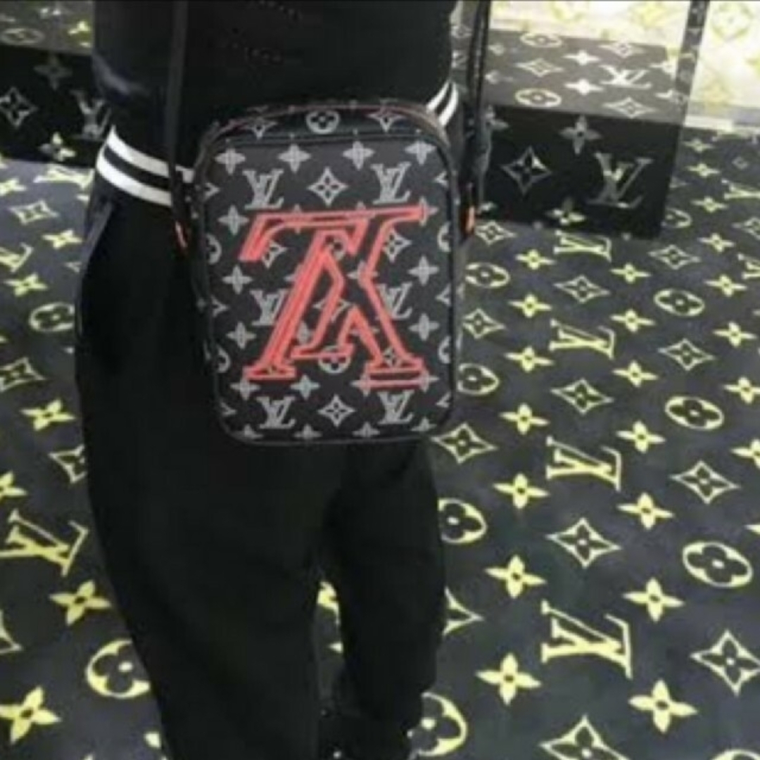 ルイヴィトン アップサイドダウン モノグラムインク ダーヌブ ショルダーバッグ ルイヴィトン アップサイドダウン モノグラムインク ダーヌブ ショルダーバッグ