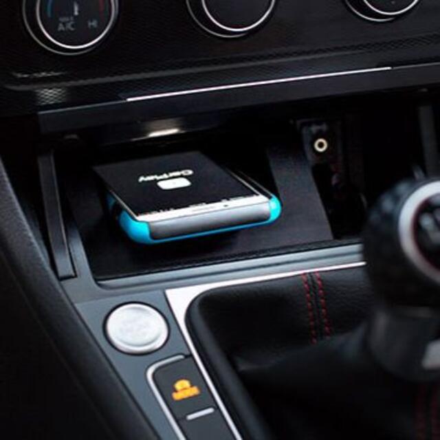 新品 VW Golf GTI7/7.5専用(右ハンドル)iPhone用ドック