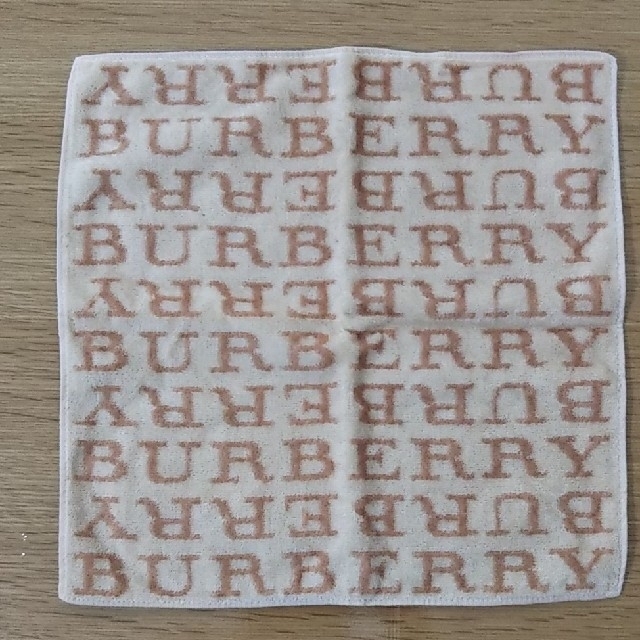 ハンドタオル BURBERRY レディースのファッション小物(ハンカチ)の商品写真