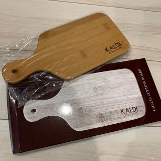 カルディ(KALDI)のカルディ　チーズカッティングボード(食器)