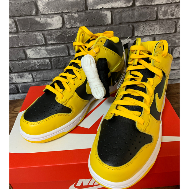 NIKE(ナイキ)のNIKE Dunk high Varsity Maize 26.5cm メンズの靴/シューズ(スニーカー)の商品写真