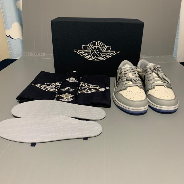 Christian Dior(クリスチャンディオール)のDIOR × NIKE AIR JORDAN 1 LOW OG "DIOR" メンズの靴/シューズ(スニーカー)の商品写真