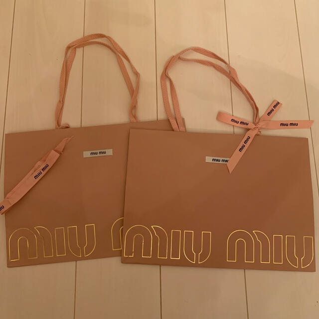 miumiu(ミュウミュウ)のミュウミュウ　ショップ袋 2枚　リボン付き レディースのバッグ(ショップ袋)の商品写真