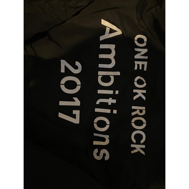 ONE OK ROCK(ワンオクロック)のONE OK ROCK AmbitionsTour 2017 MA-1 Lサイズ エンタメ/ホビーのタレントグッズ(ミュージシャン)の商品写真