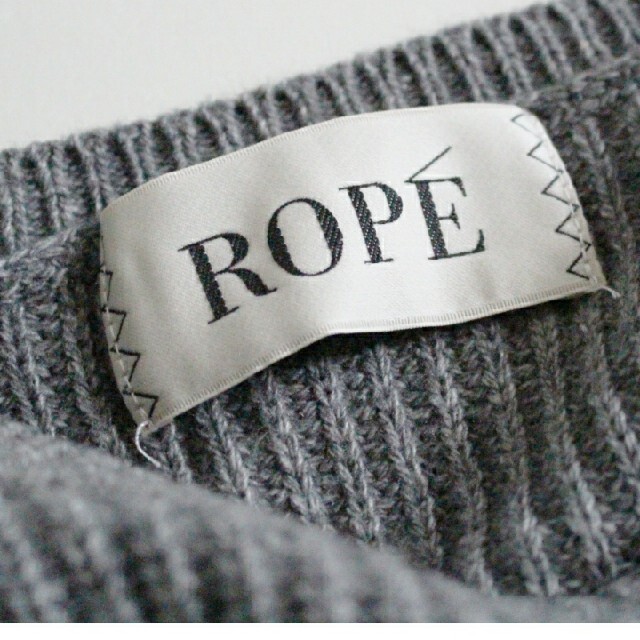 ROPE’(ロペ)のロペ ROPE■ウール混 リブニット ワンピース グレー レディースのワンピース(ひざ丈ワンピース)の商品写真