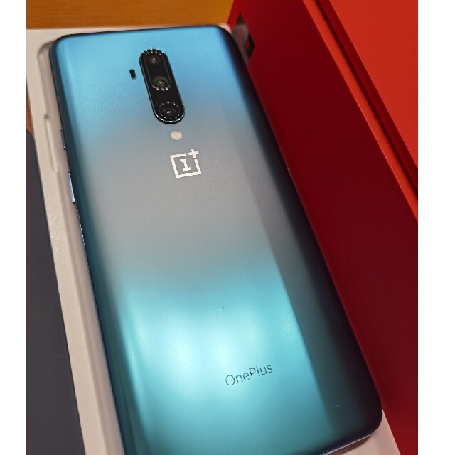 【中古美品】OnePlus 7T pro 8/256 ブルー おまけ スマホ/家電/カメラのスマートフォン/携帯電話(スマートフォン本体)の商品写真