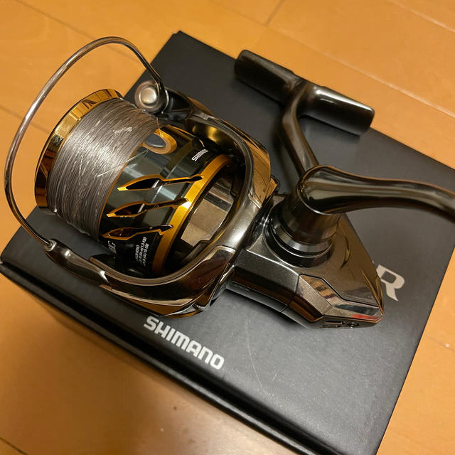 美品　シマノ 20 ツインパワー C3000MHG