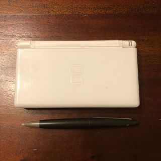 ニンテンドーDS(ニンテンドーDS)の任天堂　DS  本体　タッチペン(携帯用ゲーム機本体)